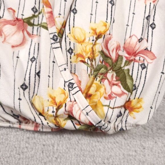 Daytrip Blouse Floral Surplice V-Neck Wide Half Sleeve Crop USA Women's Small - Picture 7 of 8